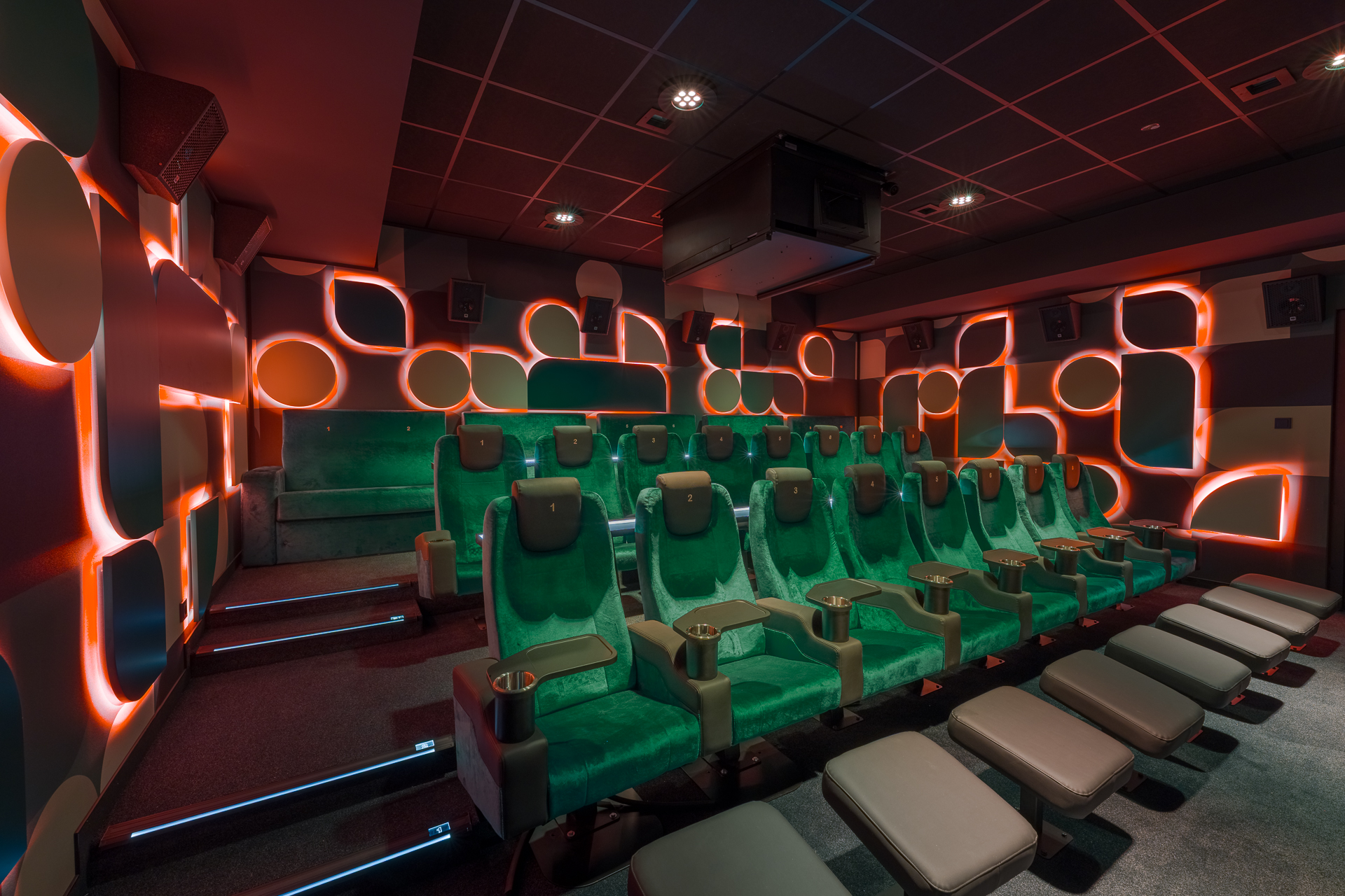 NĚMECKO- BONN WOKI CINEMA